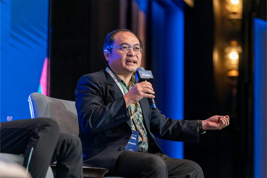 Chen Chow, founder of 1% Advisory & Coaching, speaking on the importance of celebrating small wins