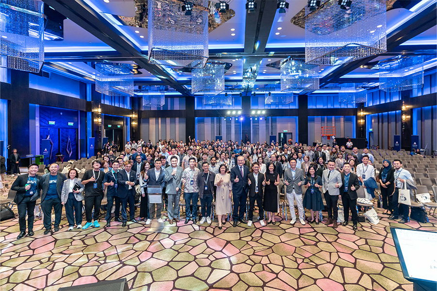 Panelists, audience members, and the event team unite at the BizSmart® Business Conference 2025, reflecting the ambition and collaboration driving Malaysian SMEs forward.